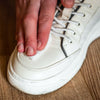 BrightShoe™ | Maak je sneakers weer stralend wit!